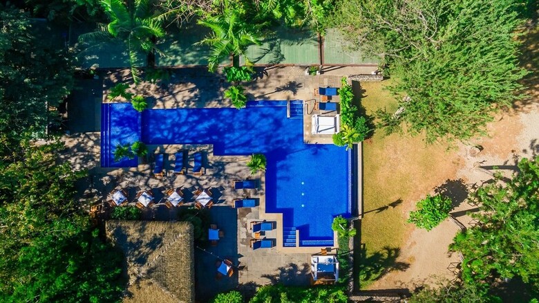 Jet Luxury At Langosta Beachresortvillas