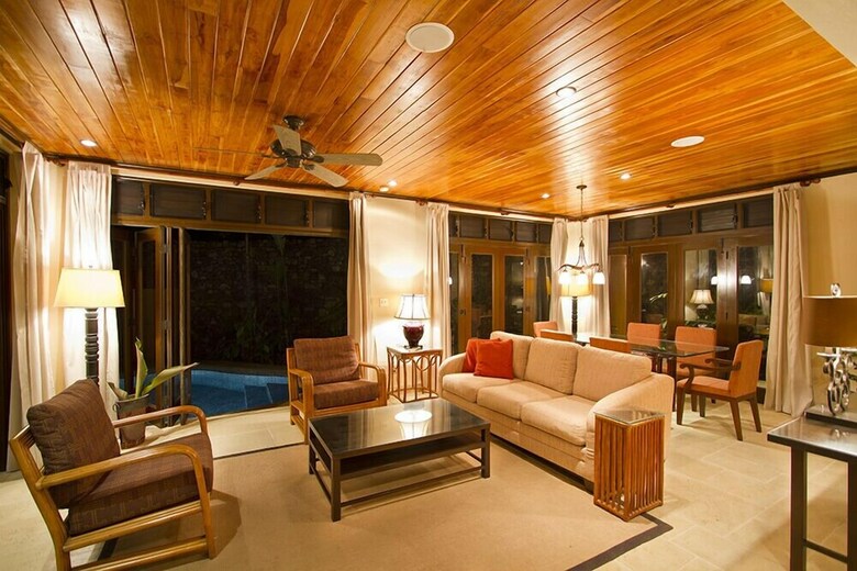 Jet Luxury At Langosta Beachresortvillas