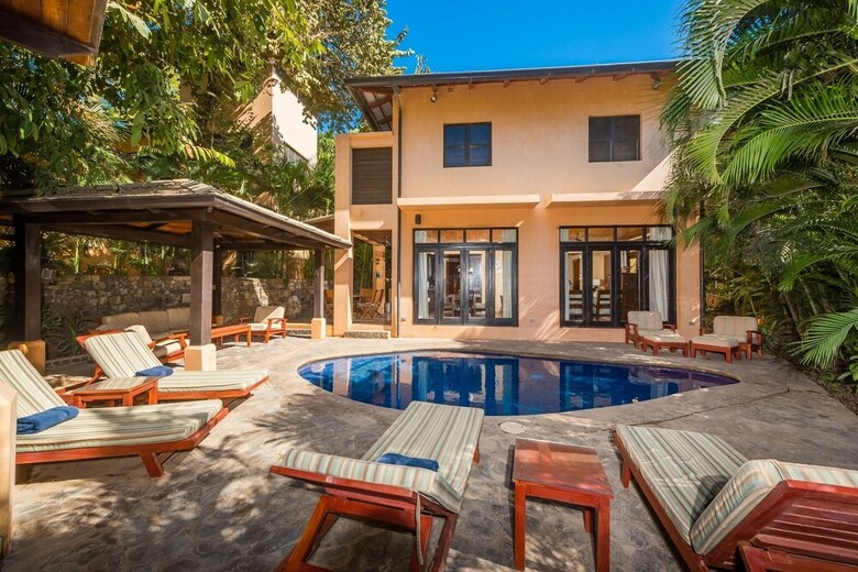 Jet Luxury At Langosta Beachresortvillas