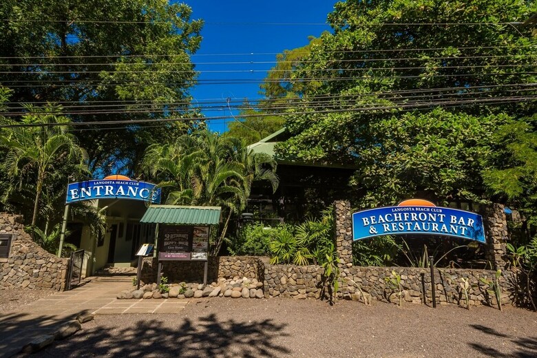Jet Luxury At Langosta Beachresortvillas
