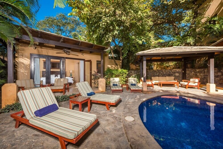 Jet Luxury At Langosta Beachresortvillas