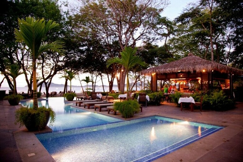 Jet Luxury At Langosta Beachresortvillas