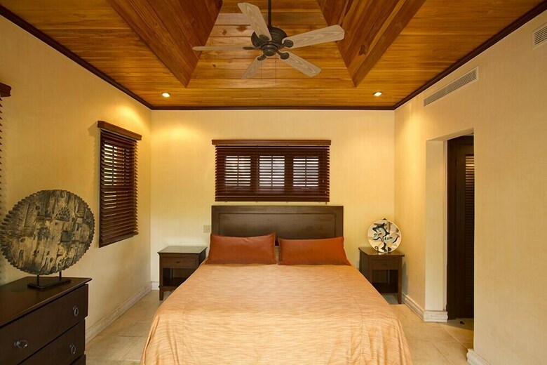 Jet Luxury At Langosta Beachresortvillas