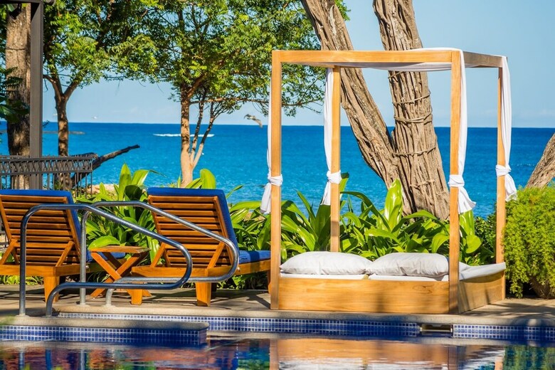 Jet Luxury At Langosta Beachresortvillas