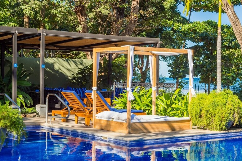 Jet Luxury At Langosta Beachresortvillas