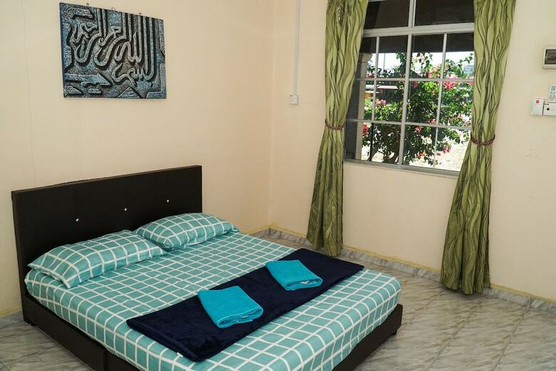 Hostal Indiana Cafe And Beds