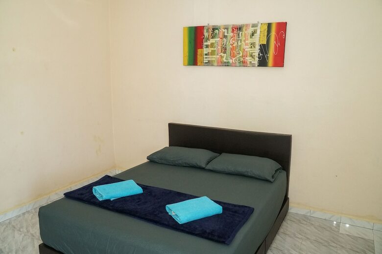 Hostal Indiana Cafe And Beds