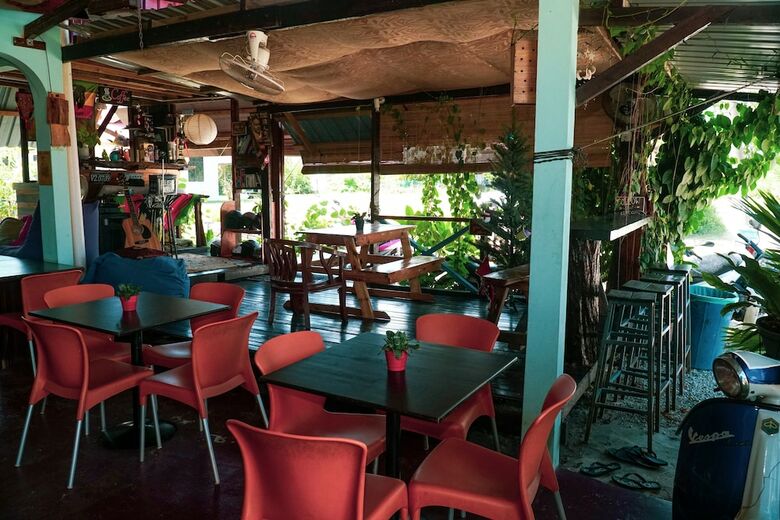 Hostal Indiana Cafe And Beds