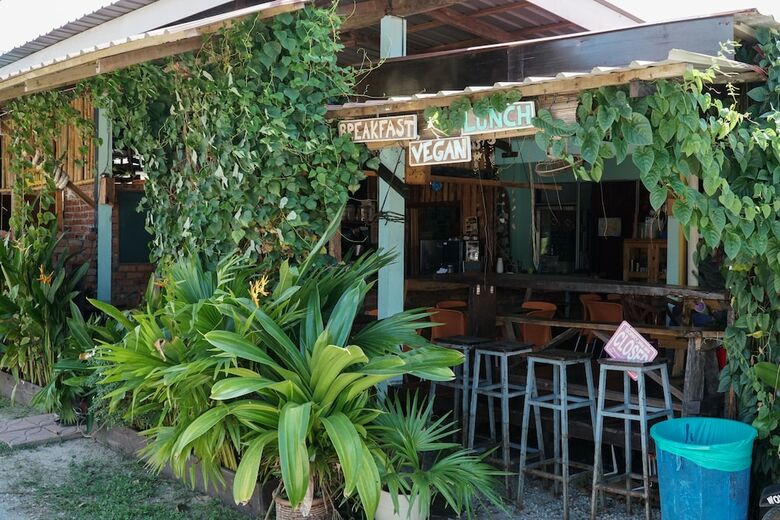 Hostal Indiana Cafe And Beds