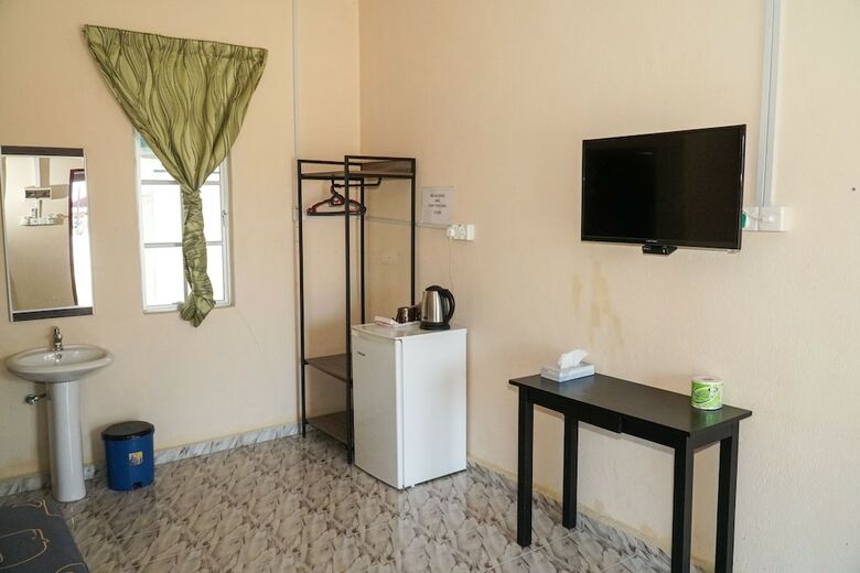 Hostal Indiana Cafe And Beds