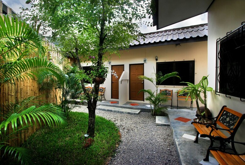 Karon Beach Pool Hotel
