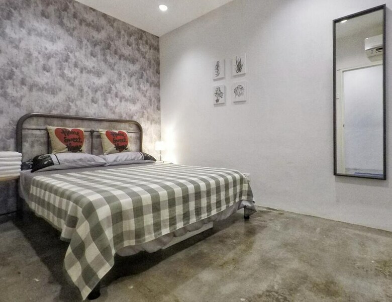 Penang Island Lodge - Hutton Lane