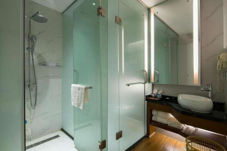 Four Seasons Themed Hotel
