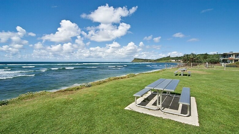 10t Beachfront Apartments
