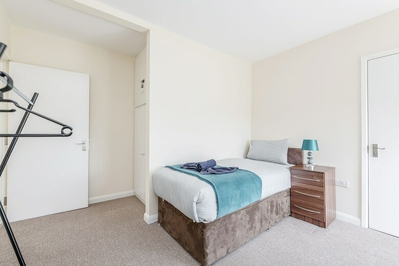 Home To Home Watford Apartment