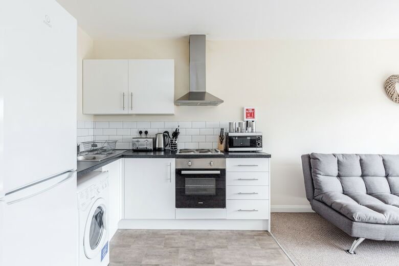 Home To Home Watford Apartment