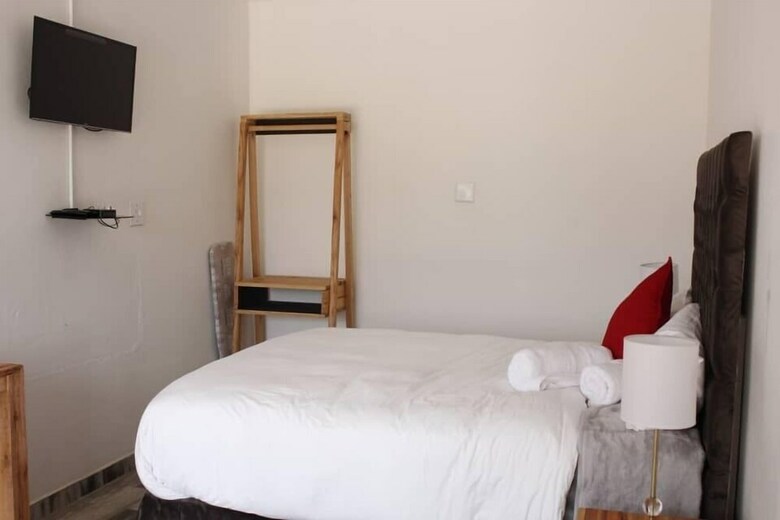 Hotel Lawu Le Ngwenya Guest House