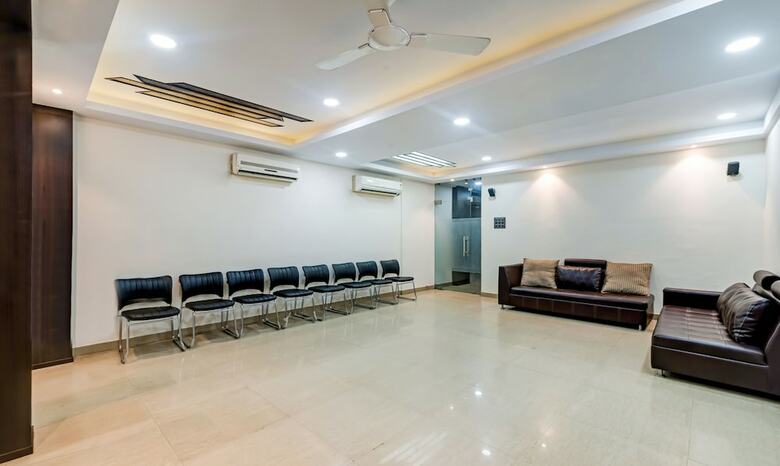 Hotel Treebo Trip Neeranand Plaza
