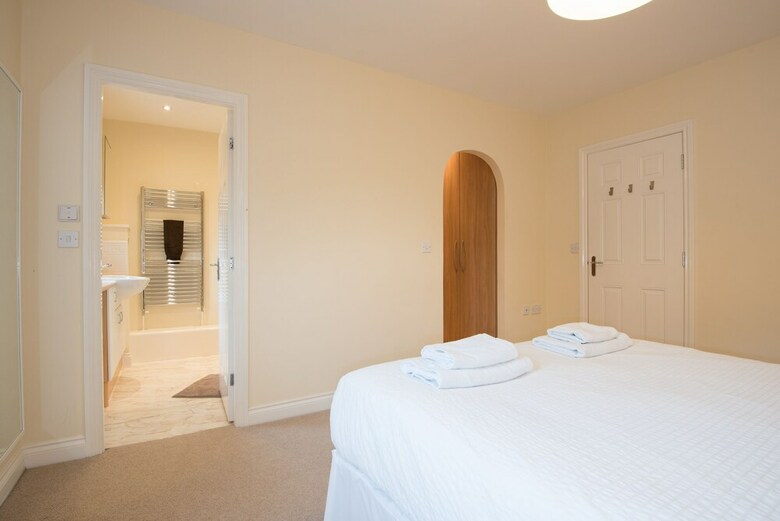 Dalton Crescent