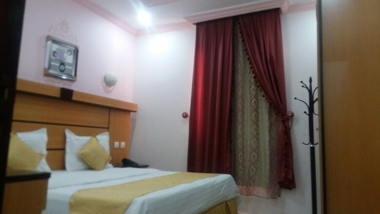 Qanadil Al Raha Hotel Apartments (Families Only)