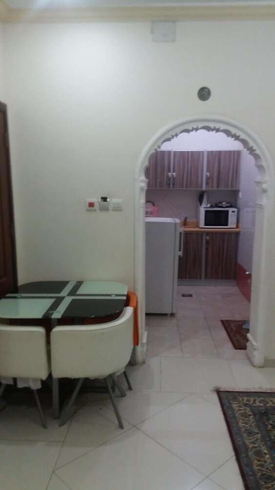 Qanadil Al Raha Hotel Apartments (Families Only)
