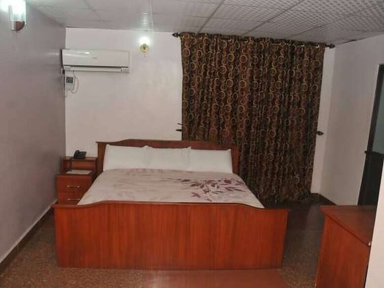 Hotel Eeyilobe Guest House