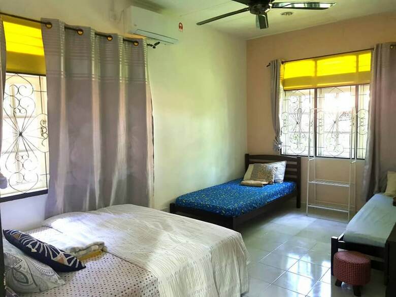 Hostal Bobi's Cafe & Lodge Cenang Beach