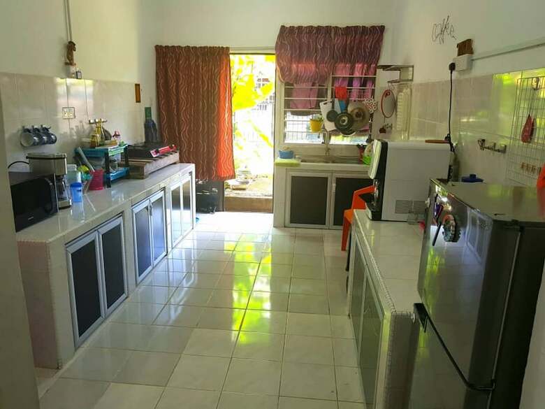 Hostal Bobi's Cafe & Lodge Cenang Beach