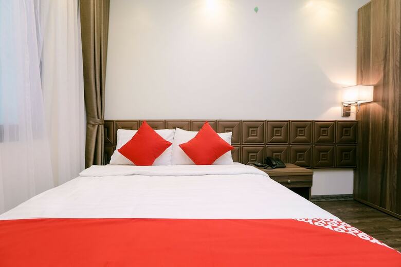 Oyo 562 Halong Legend Hotel