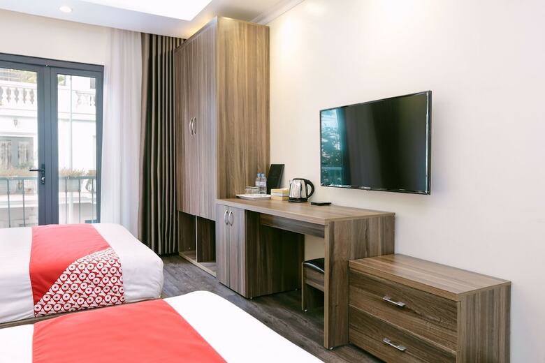 Oyo 562 Halong Legend Hotel