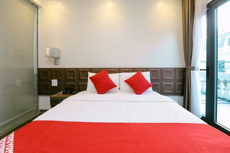 Oyo 562 Halong Legend Hotel