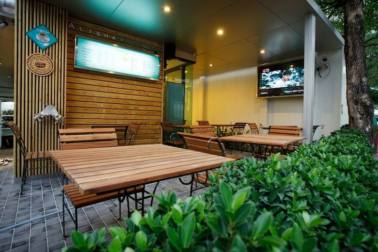 Hotel Alisha Court