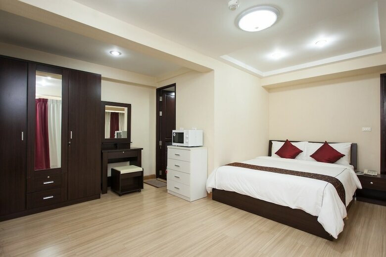 Hotel Alisha Court