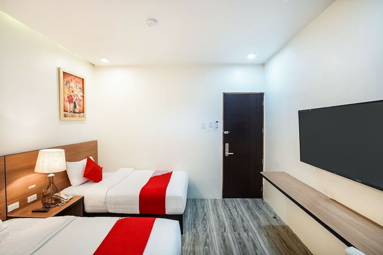 Oyo 489 Casa Mia Hotel Suites