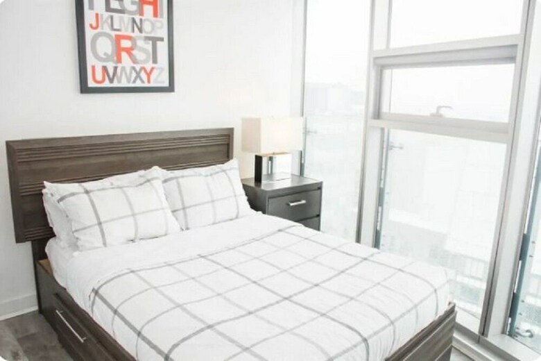 Luxury Condos At York Street