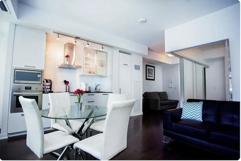 Luxury Condos At York Street