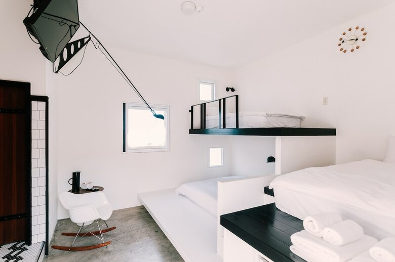 Bed & Breakfast Ocean Day By Day