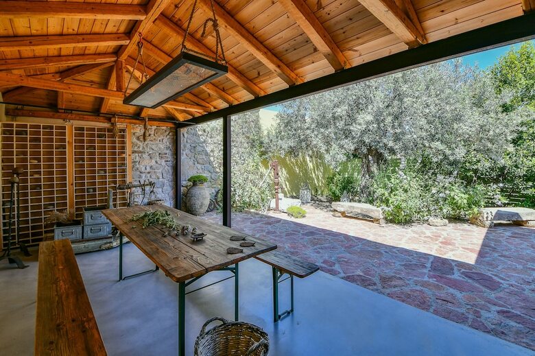 Boutique Stone Cottage With Large Terraces