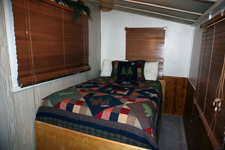 Triple R Cottages: 1