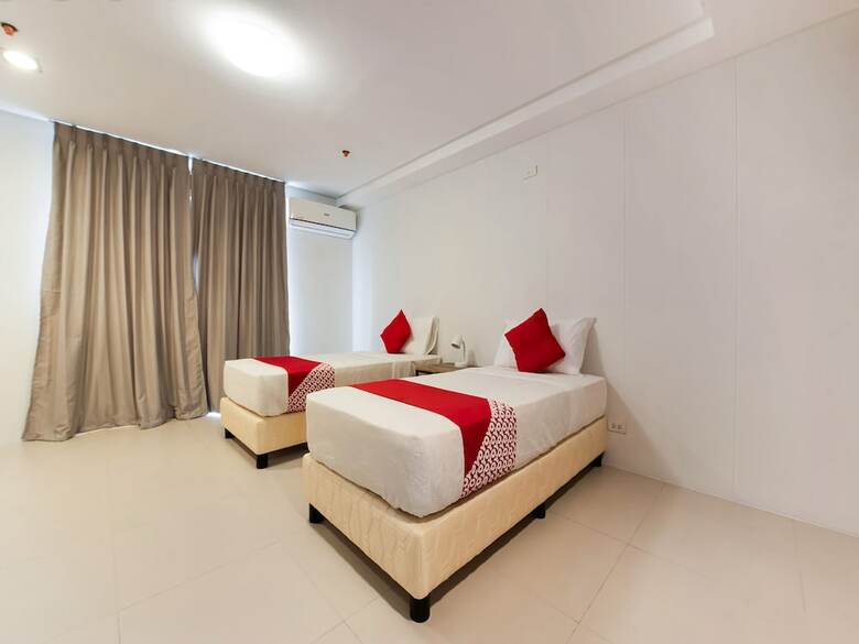 Hotel Oyo 533 Amina Plaza