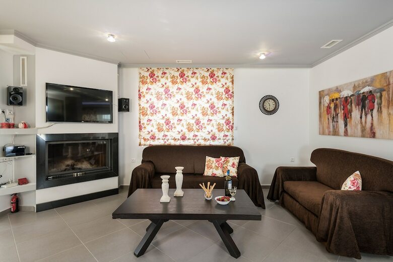 Beautiful Pool Villa For Relaxing Family Holidays