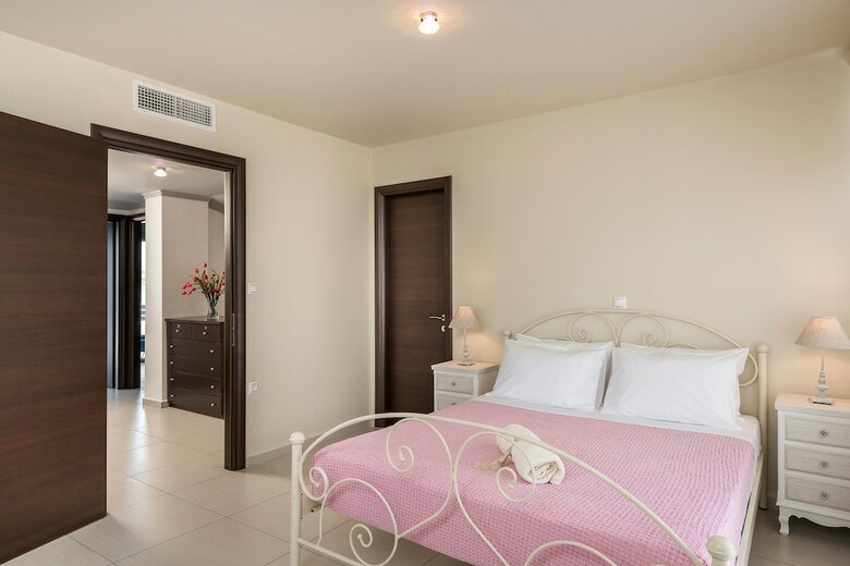 Beautiful Pool Villa For Relaxing Family Holidays