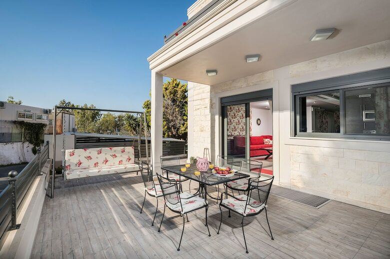 Beautiful Pool Villa For Relaxing Family Holidays