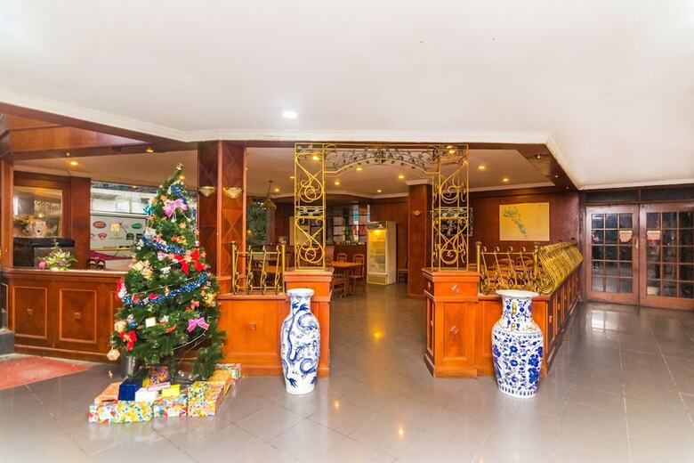 Oyo 2065 Holly Sentosa Hotel