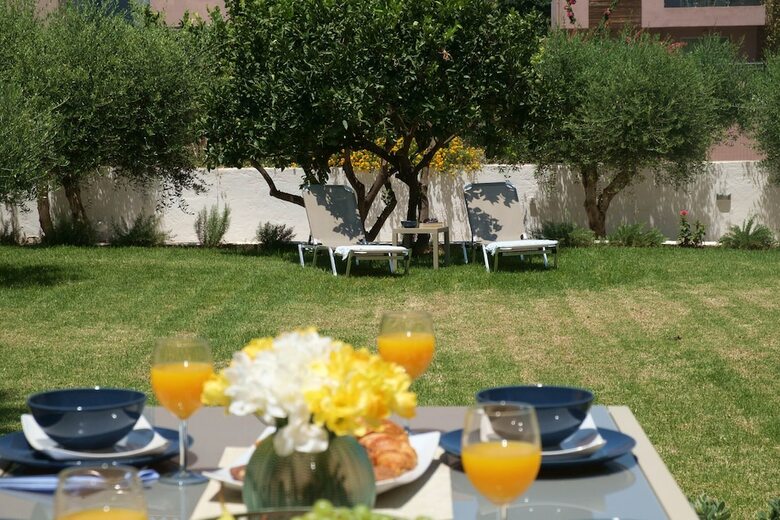 Apartamentos Newly Renovated Garden Flat