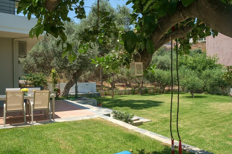 Apartamentos Newly Renovated Garden Flat