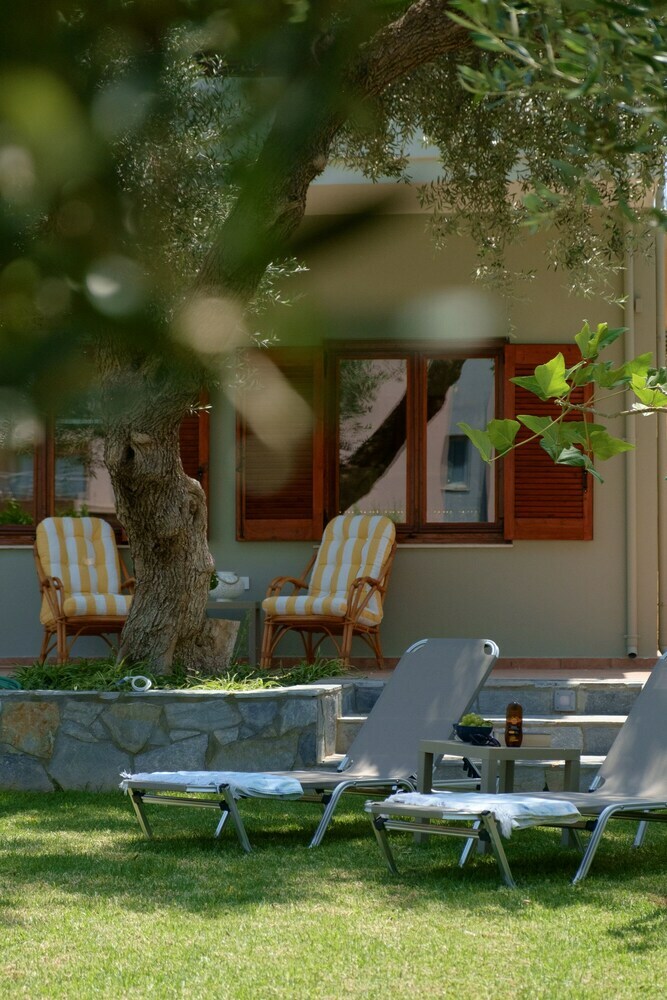 Apartamentos Newly Renovated Garden Flat