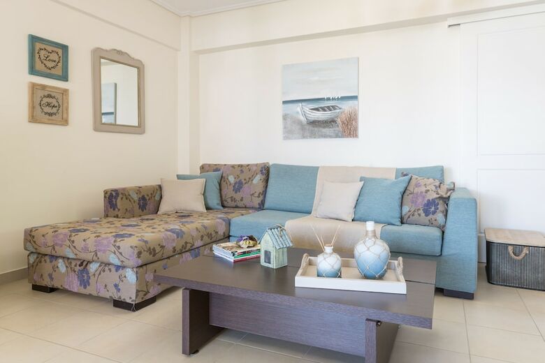 New Stylish Apartment With Sea View