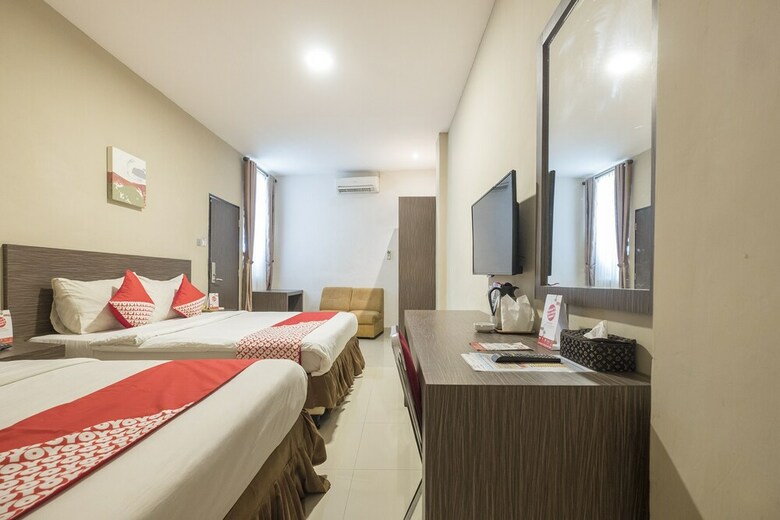 Oyo 1679 Hotel Century Makassar