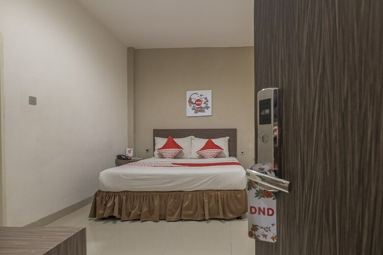 Oyo 1679 Hotel Century Makassar